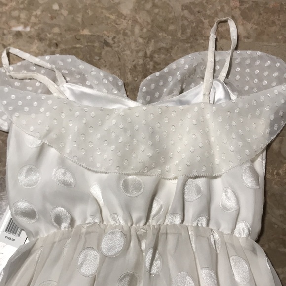 JessicaSimpsonCollection - Picture 6 of 9